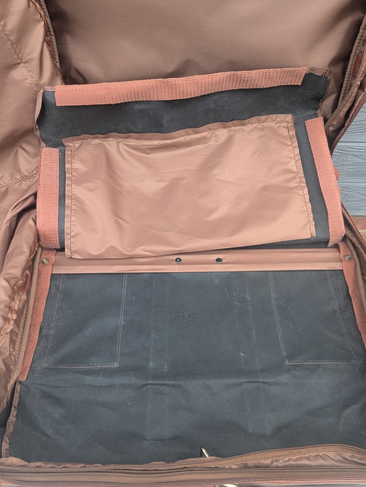 Ashwood Leather Suit Carrier – Premium Cognac Foldable Garment Travel Case.