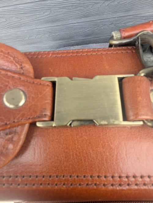 Ashwood Leather Suit Carrier – Premium Cognac Foldable Garment Travel Case.